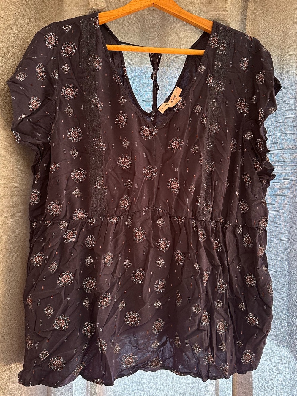 Dark blue Short-Sleeve V-Neck Printed Blouse with ties on back